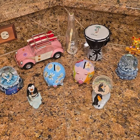 Maui Hawaii Collectibles - Picture 7 of 7